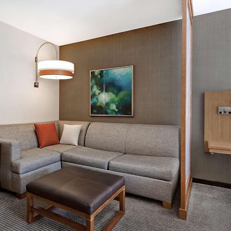 Hyatt Place Bloomington / Normal Екстериор снимка