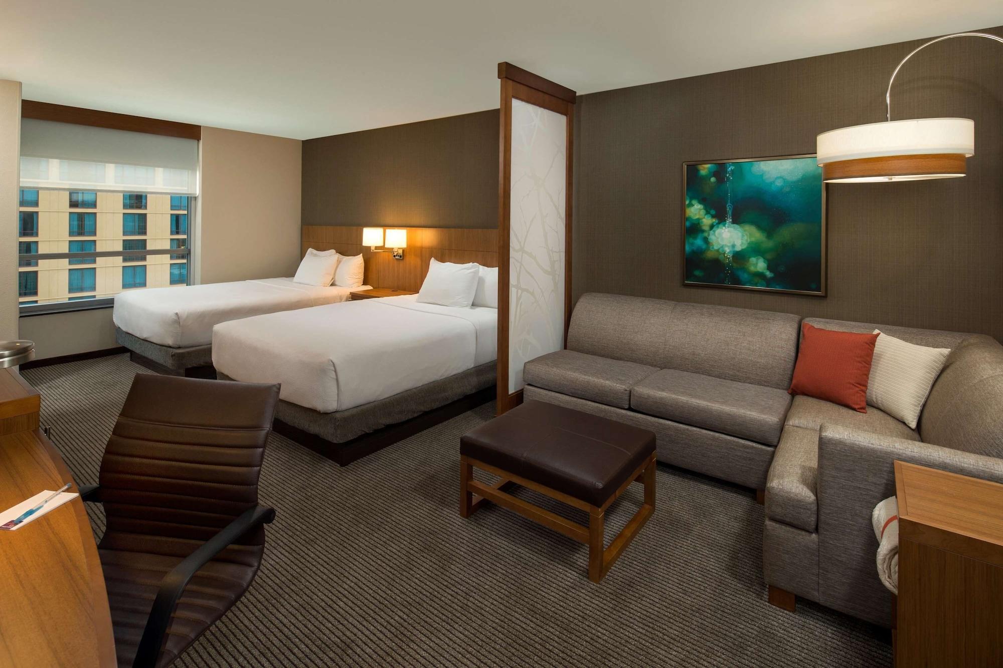 Hyatt Place Bloomington / Normal Екстериор снимка