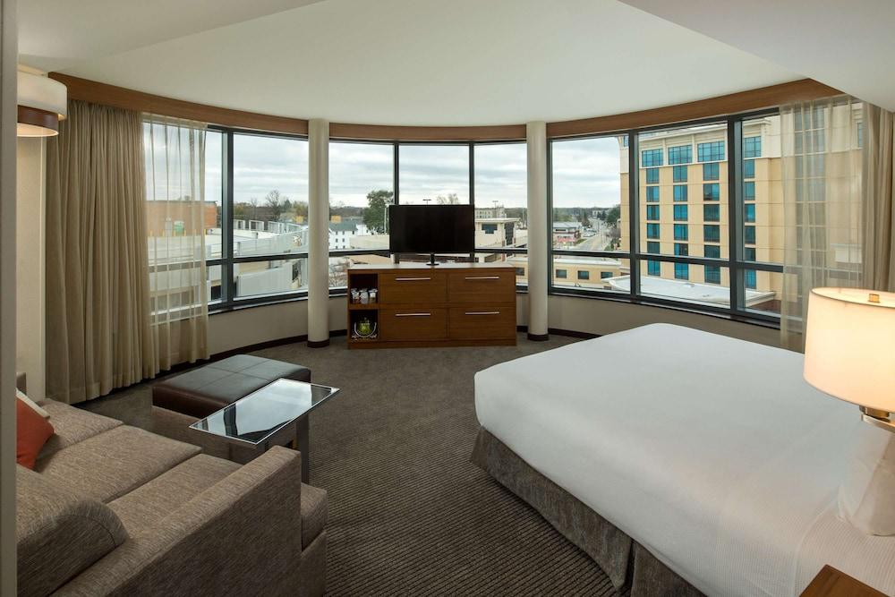 Hyatt Place Bloomington / Normal Екстериор снимка