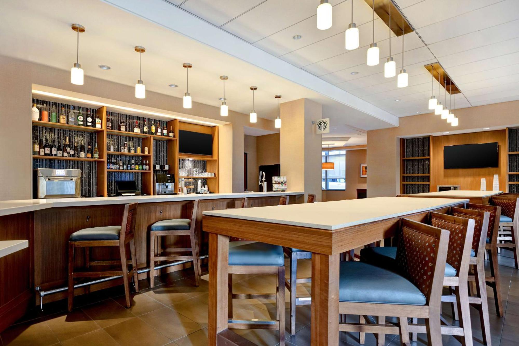 Hyatt Place Bloomington / Normal Екстериор снимка