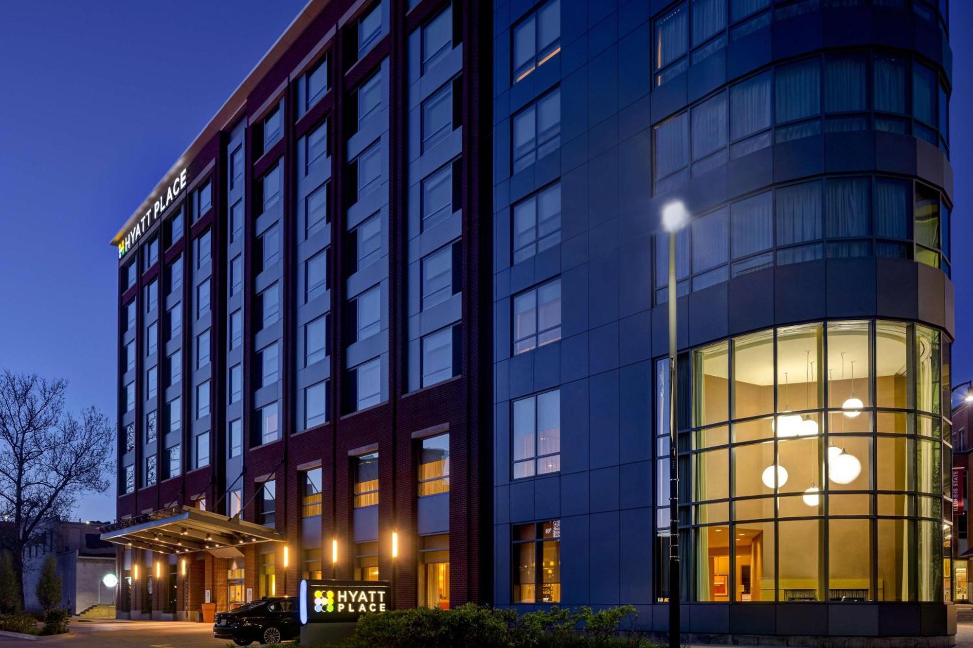 Hyatt Place Bloomington / Normal Екстериор снимка