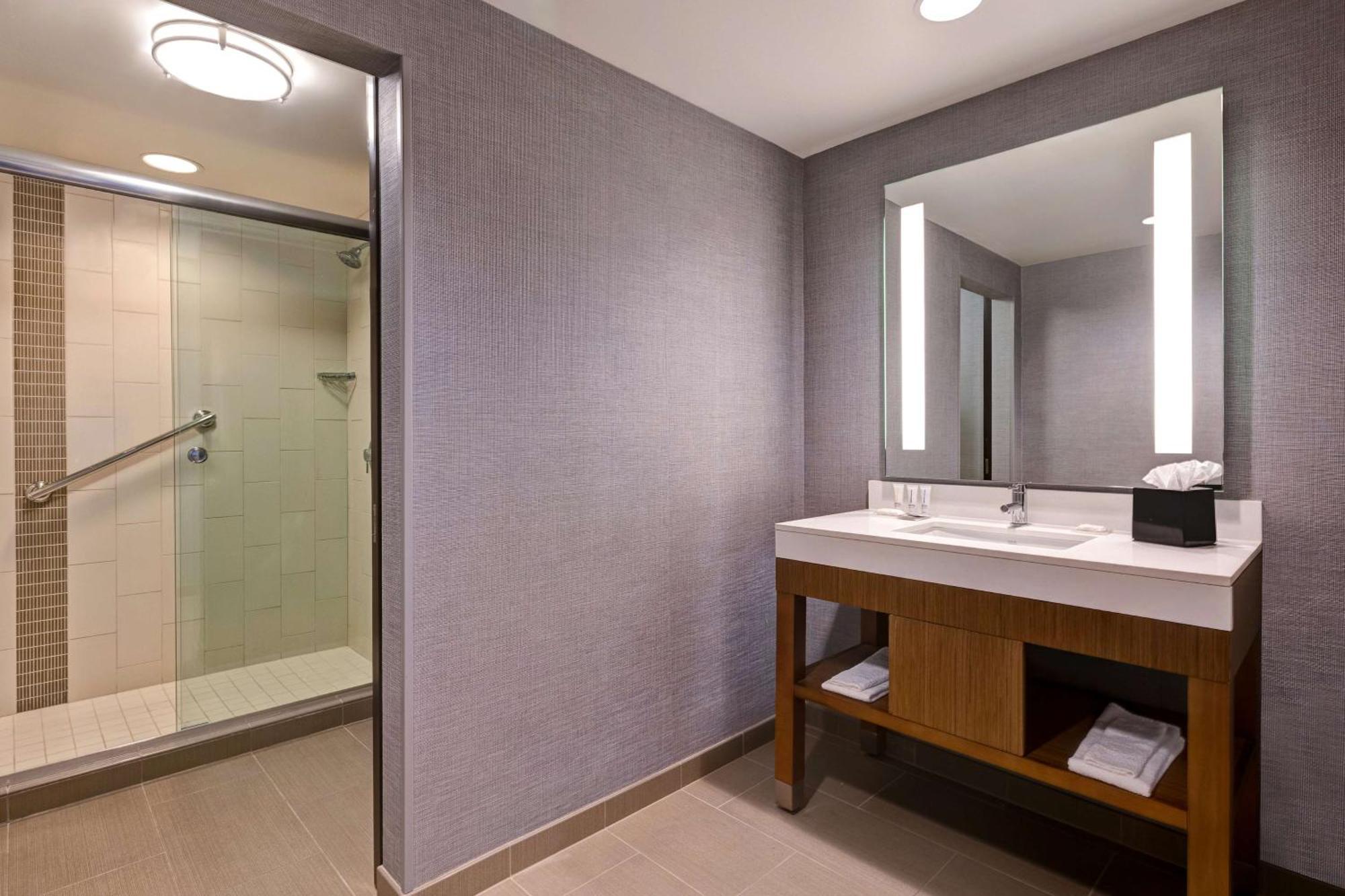 Hyatt Place Bloomington / Normal Екстериор снимка