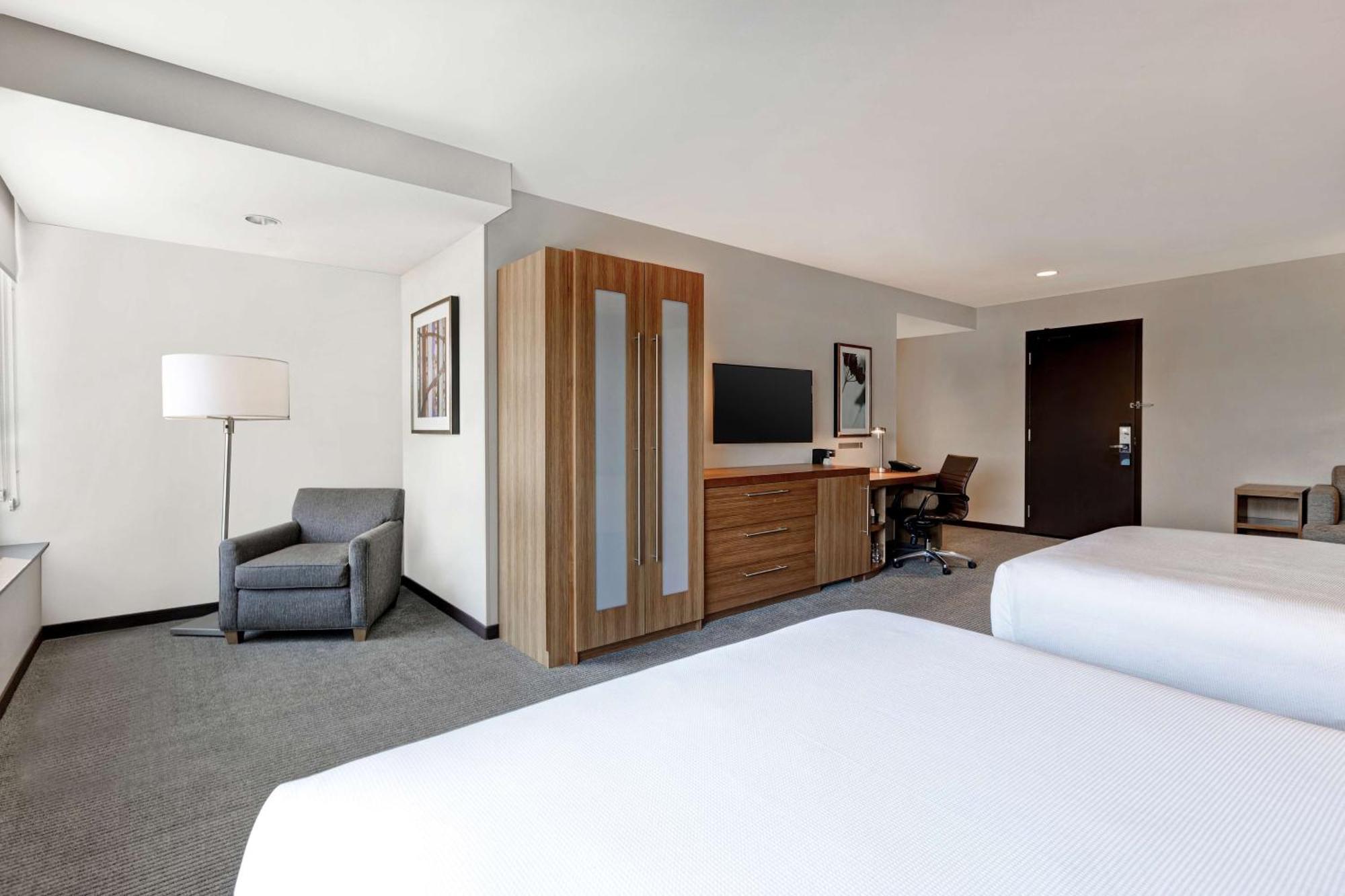 Hyatt Place Bloomington / Normal Екстериор снимка