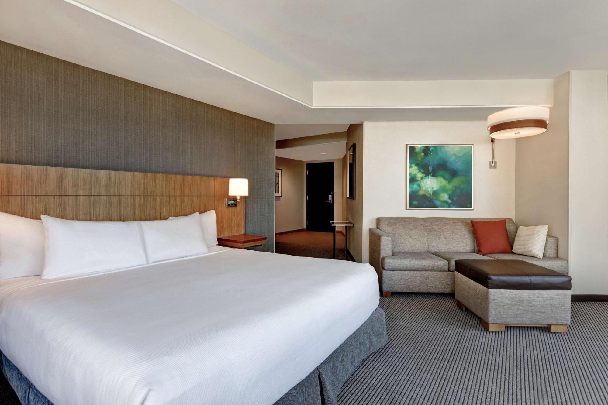 Hyatt Place Bloomington / Normal Екстериор снимка