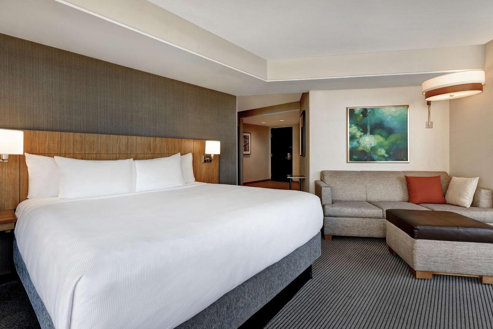 Hyatt Place Bloomington / Normal Екстериор снимка