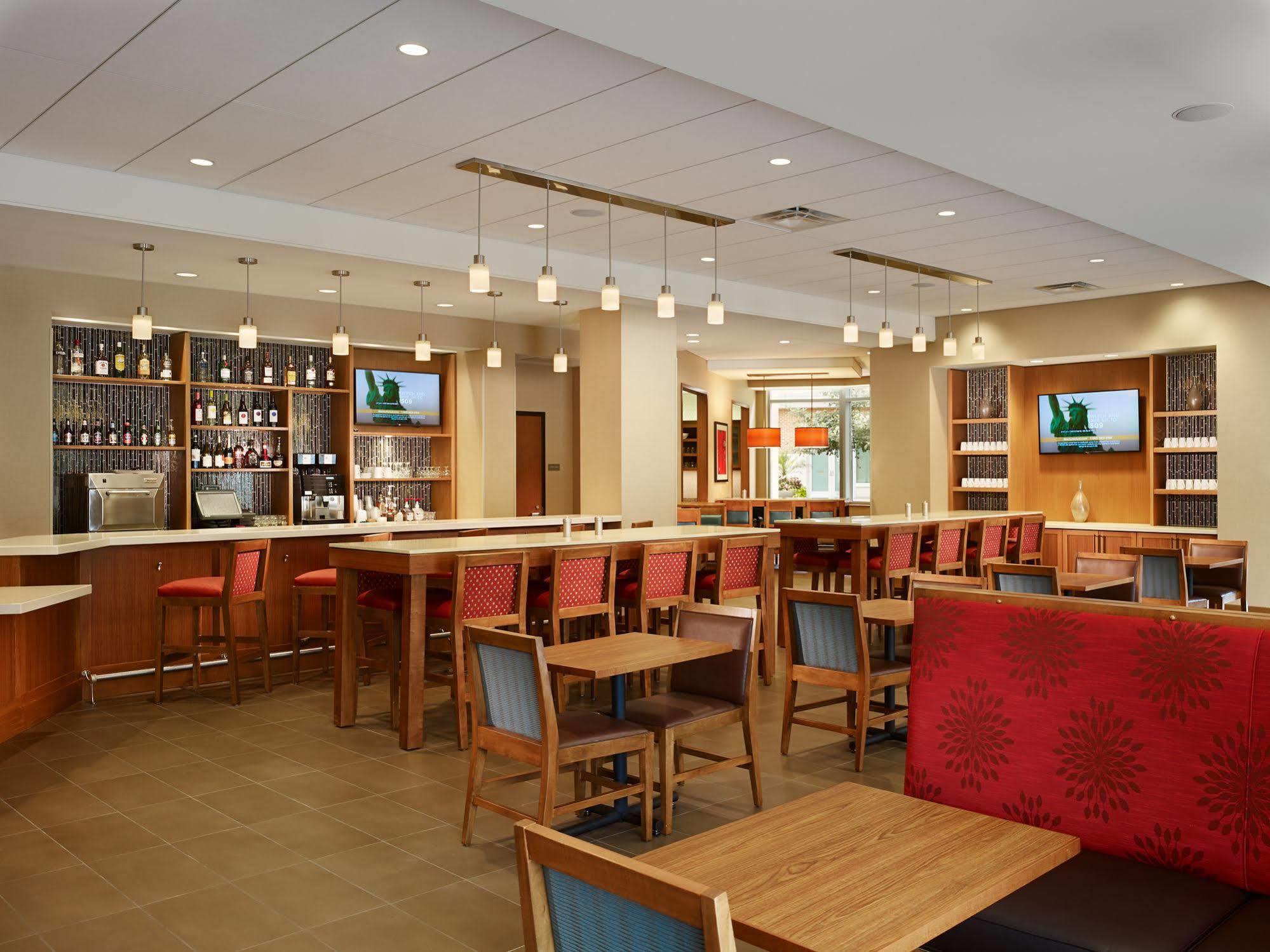 Hyatt Place Bloomington / Normal Екстериор снимка